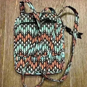 Vera Bradley, retired pattern Sierra Stream, cross body purse. Very nice!